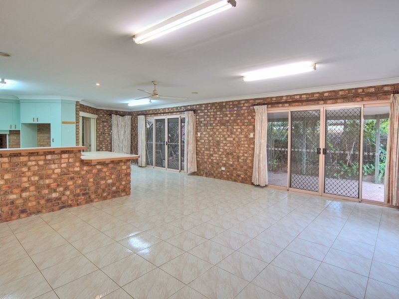 10 Lyngrove Street, Kingston QLD 4114