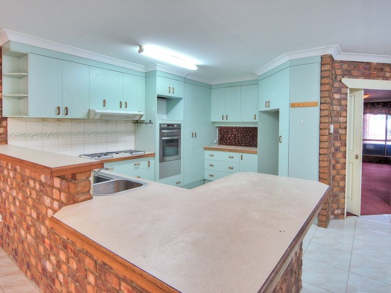 10 Lyngrove Street, Kingston QLD 4114
