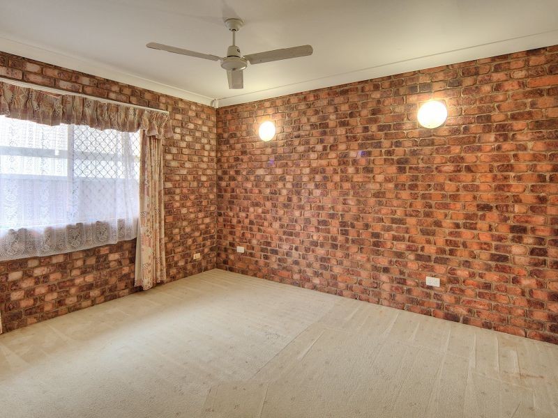 10 Lyngrove Street, Kingston QLD 4114