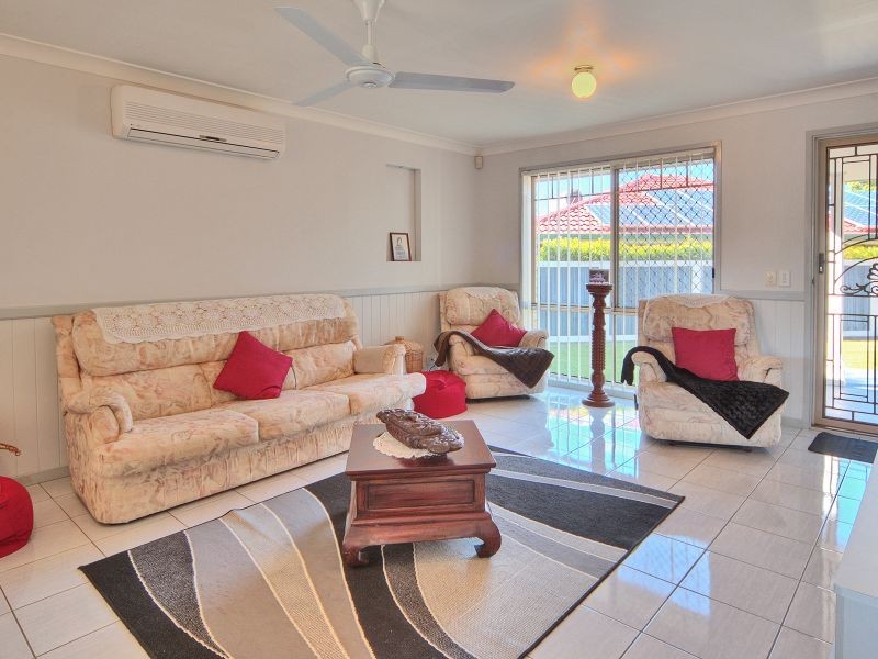 18 Thistle Street, Regents Park QLD 4118