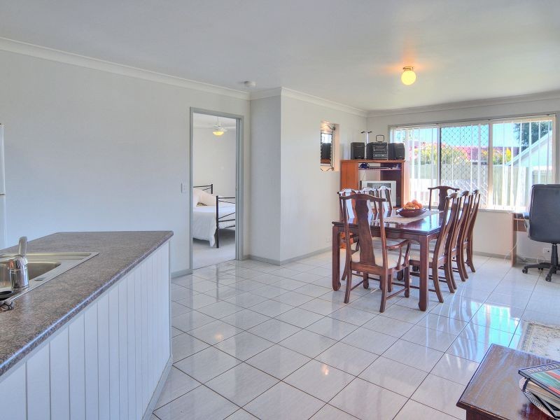18 Thistle Street, Regents Park QLD 4118