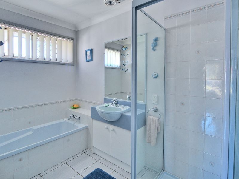 18 Thistle Street, Regents Park QLD 4118