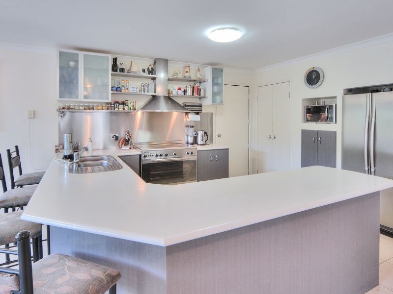 9 Maryland Drive, Regents Park QLD 4118