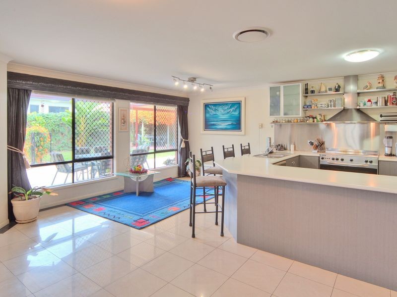 9 Maryland Drive, Regents Park QLD 4118