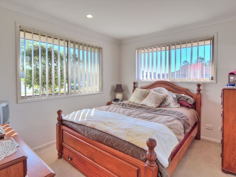 82 Paul Drive, Regents Park QLD 4118