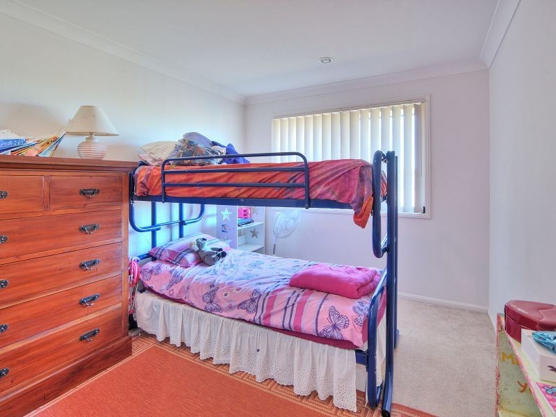 82 Paul Drive, Regents Park QLD 4118