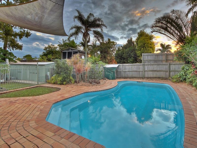 130 Emerald Drive, Regents Park QLD 4118