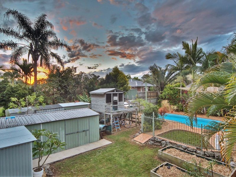 130 Emerald Drive, Regents Park QLD 4118