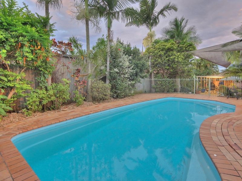 130 Emerald Drive, Regents Park QLD 4118