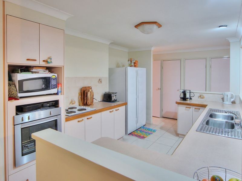 130 Emerald Drive, Regents Park QLD 4118