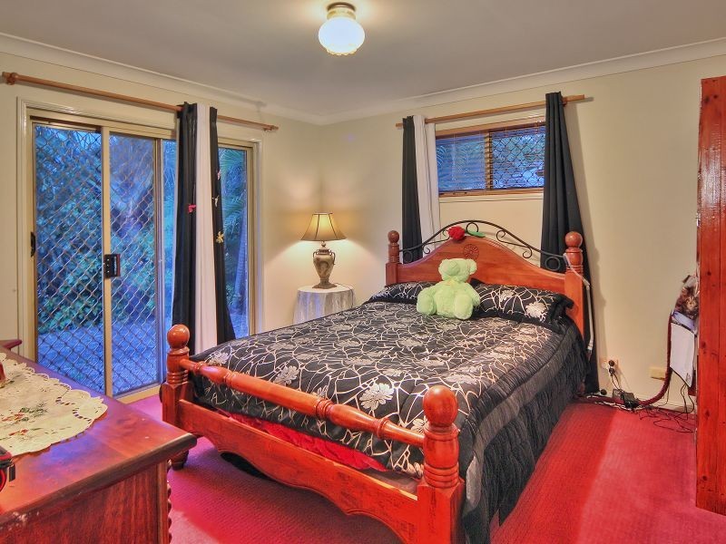 130 Emerald Drive, Regents Park QLD 4118