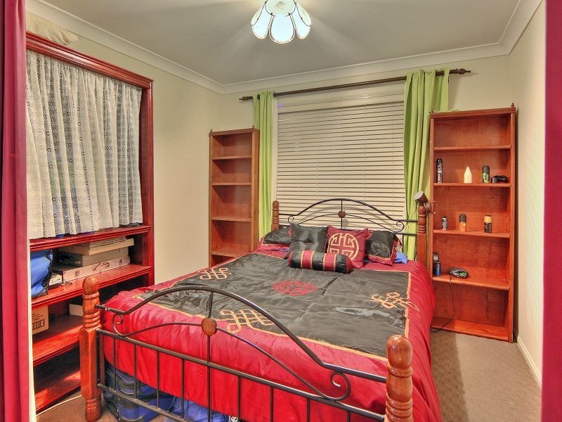 130 Emerald Drive, Regents Park QLD 4118