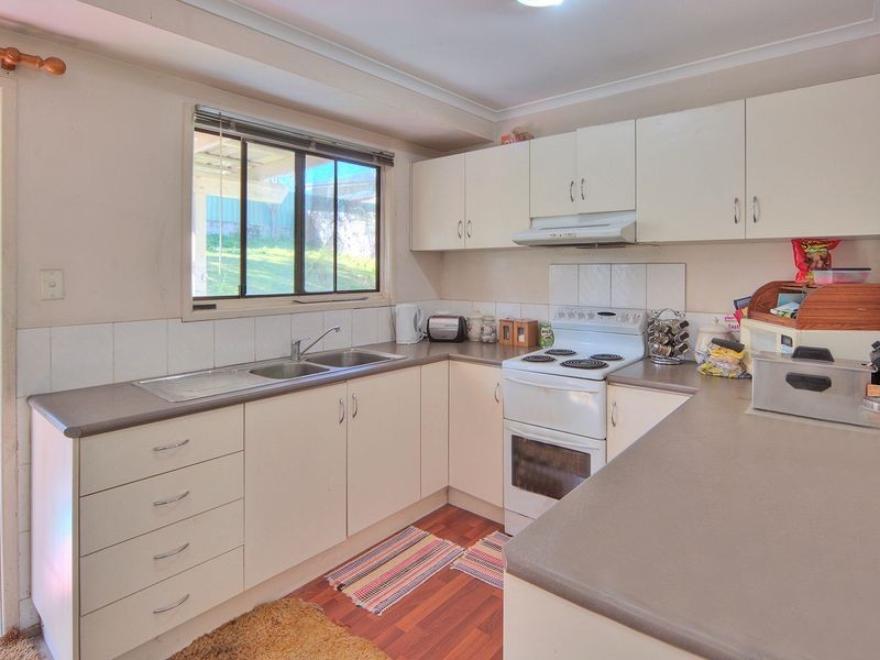 31 Strathallen Drive, Boronia Heights QLD 4124