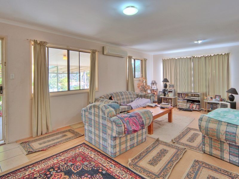 31 Strathallen Drive, Boronia Heights QLD 4124