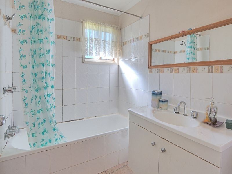 31 Strathallen Drive, Boronia Heights QLD 4124