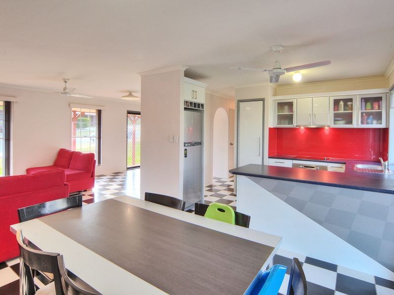 1 Hume Court, Boronia Heights QLD 4124