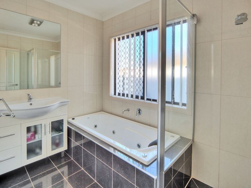 21 Marigold Avenue, Regents Park QLD 4118