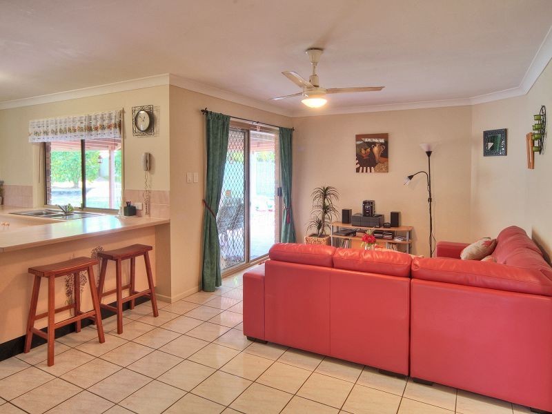 11 Lucida Court, Regents Park QLD 4118