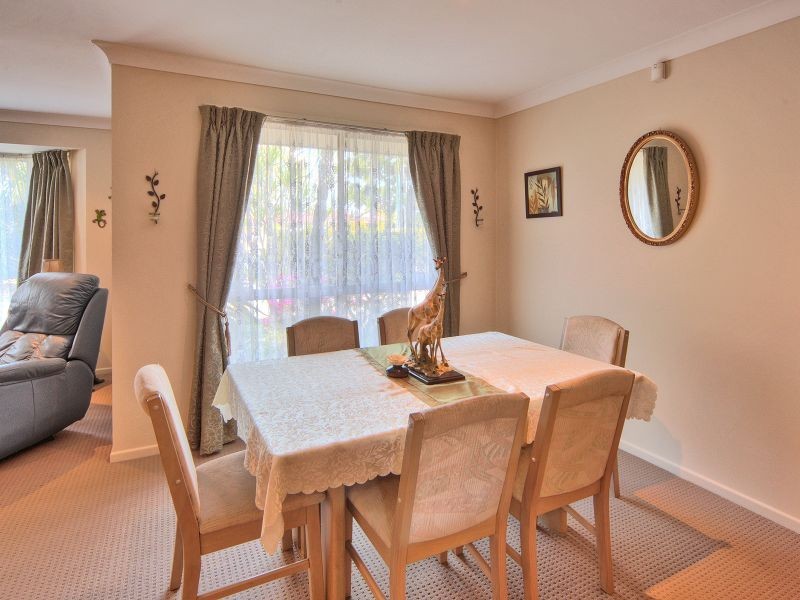 11 Lucida Court, Regents Park QLD 4118