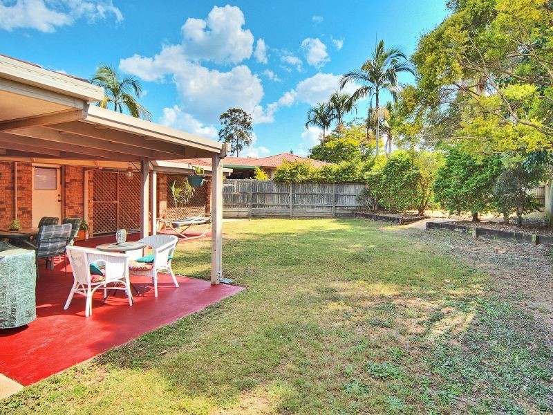 11 Lucida Court, Regents Park QLD 4118