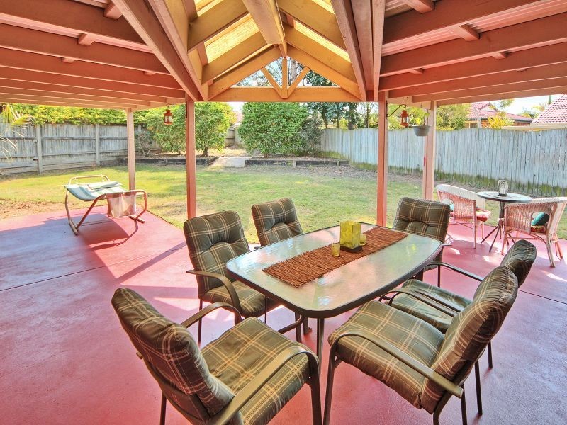 11 Lucida Court, Regents Park QLD 4118