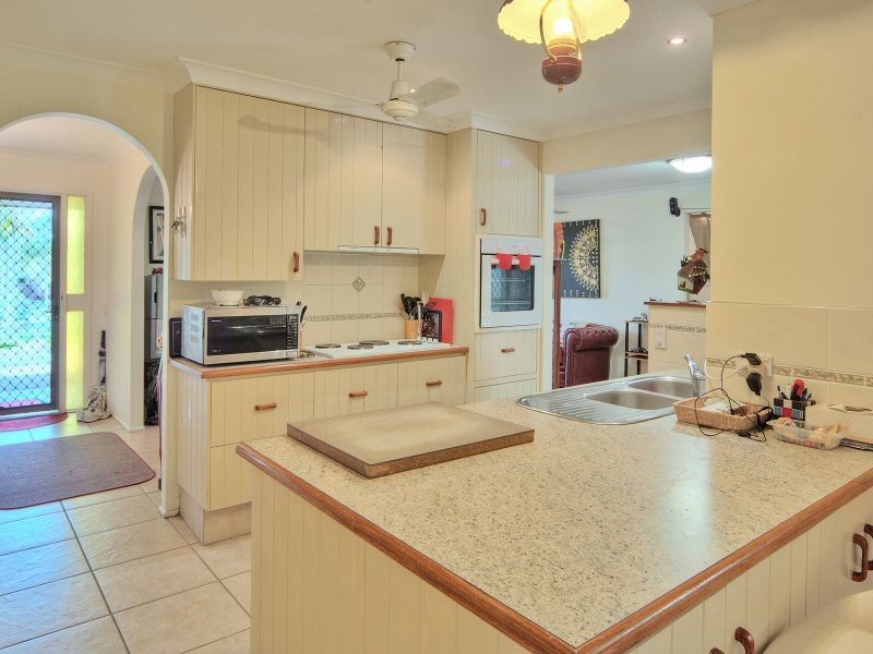 18 Hunter Rd, Boronia Heights QLD 4124