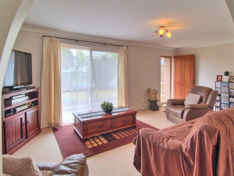 11 Peverell Street, Hillcrest QLD 4118