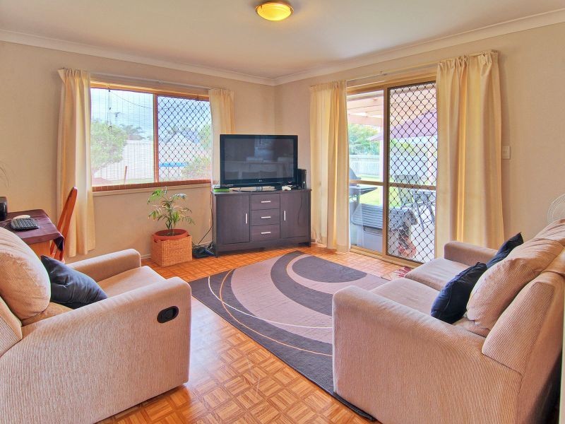 11 Peverell Street, Hillcrest QLD 4118