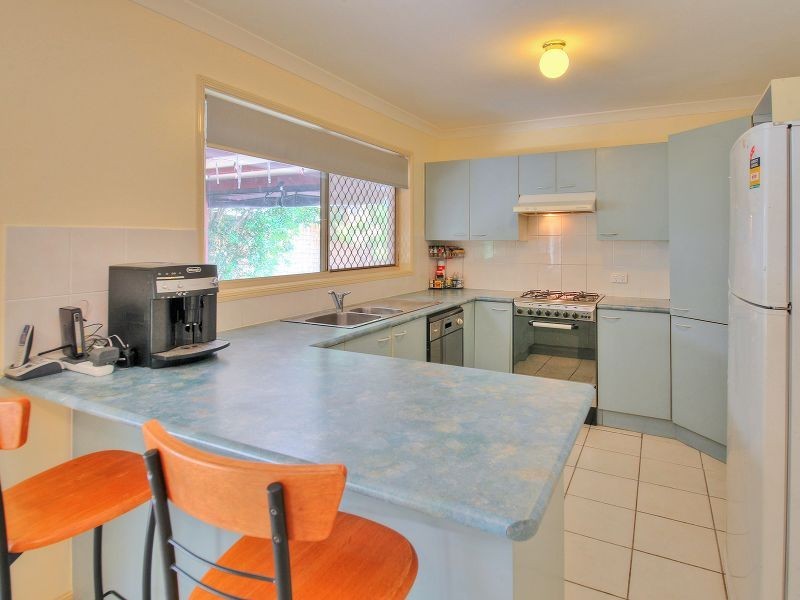 19 Sonorous Close, Regents Park QLD 4118