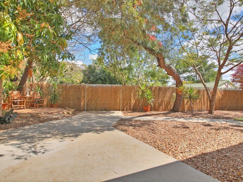 19 Sonorous Close, Regents Park QLD 4118