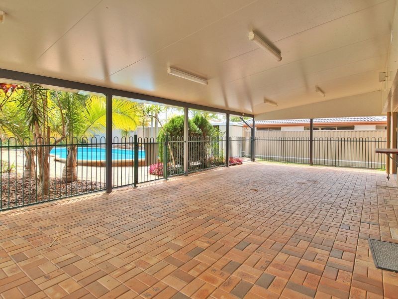 52 Bywater Street, Hillcrest QLD 4118