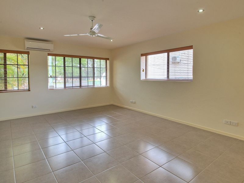 52 Bywater Street, Hillcrest QLD 4118