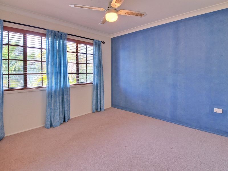 52 Bywater Street, Hillcrest QLD 4118