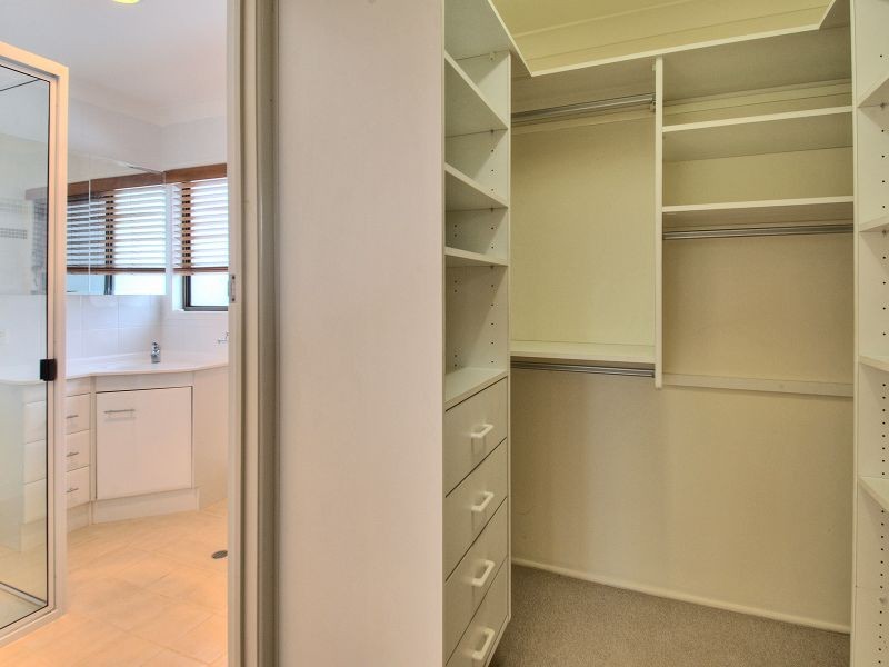 52 Bywater Street, Hillcrest QLD 4118