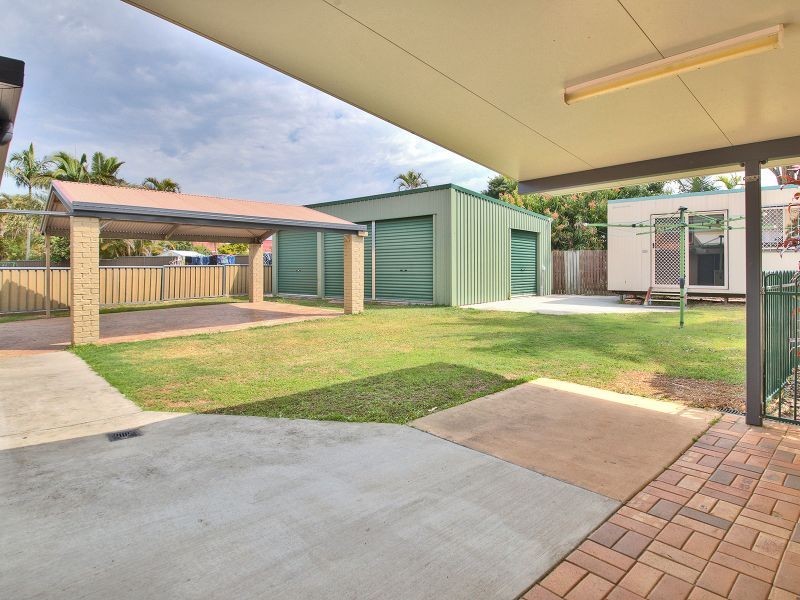 52 Bywater Street, Hillcrest QLD 4118