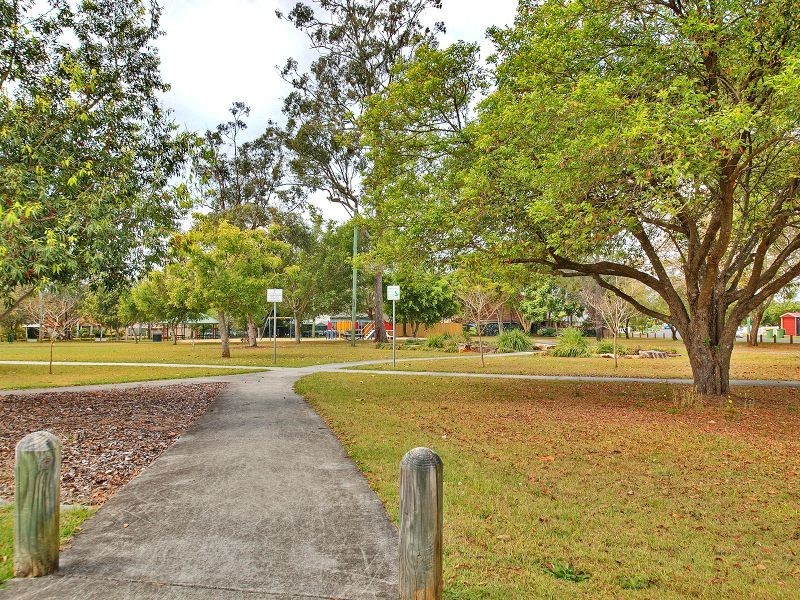 52 Bywater Street, Hillcrest QLD 4118