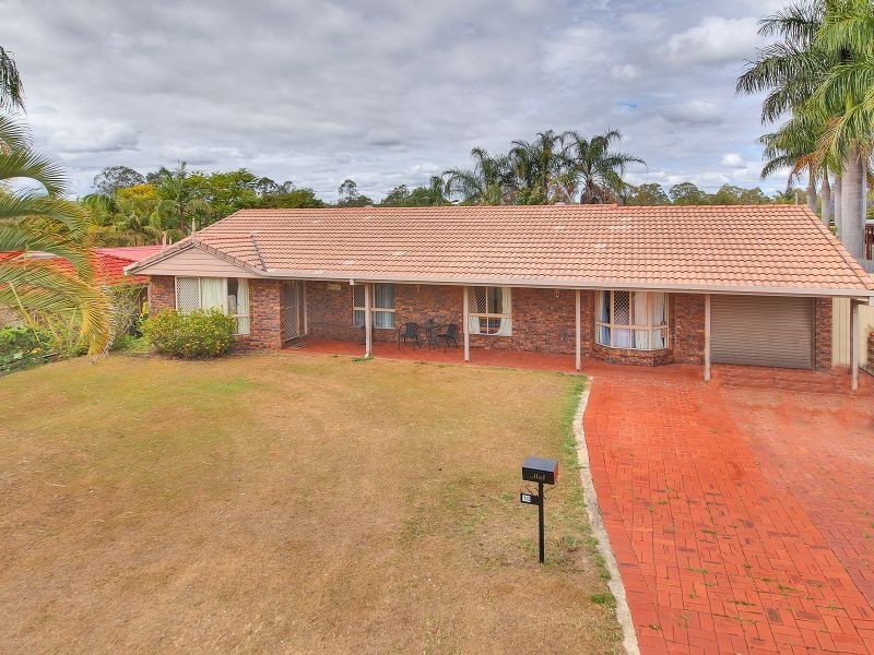 10 Beaufortia Court, Regents Park QLD 4118