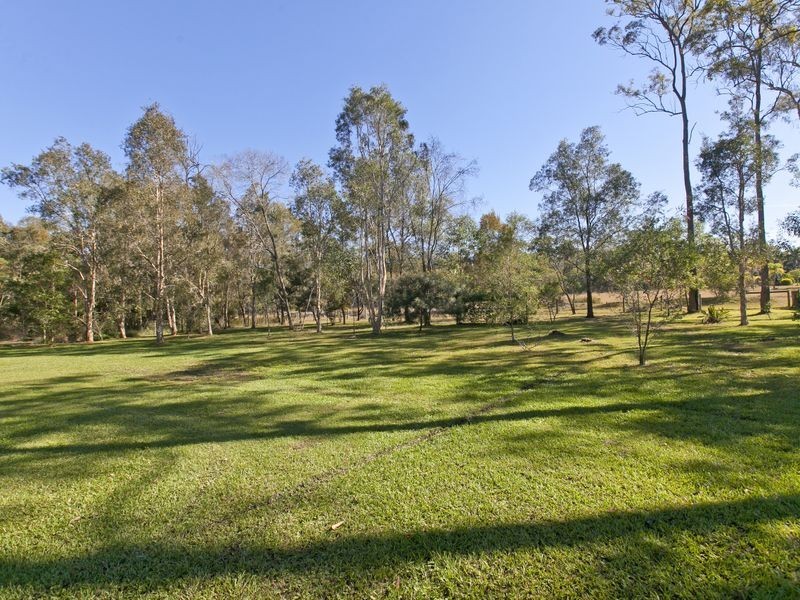 513 Middle Rd, Greenbank QLD 4124