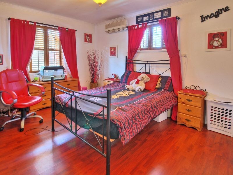 212 Middle Road, Boronia Heights QLD 4124