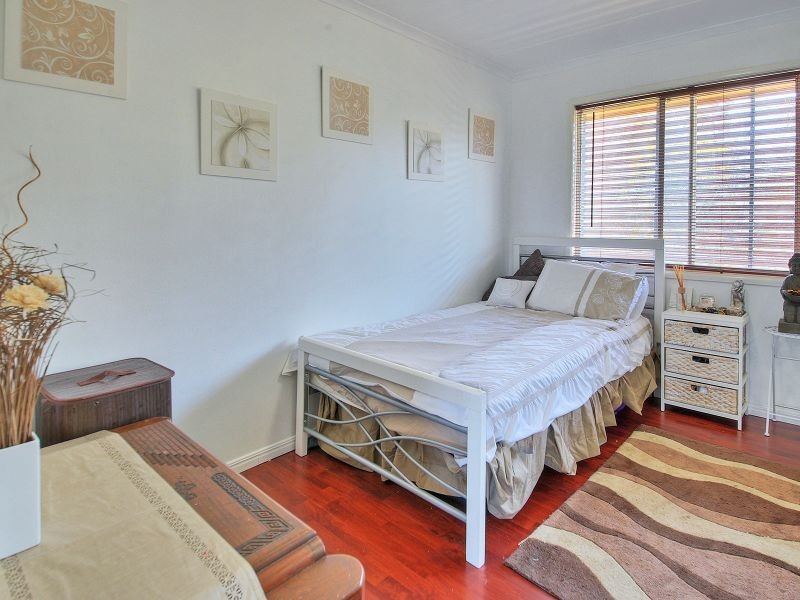 212 Middle Road, Boronia Heights QLD 4124