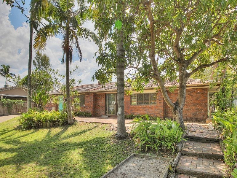 9 Bennett Drive, Regents Park QLD 4118