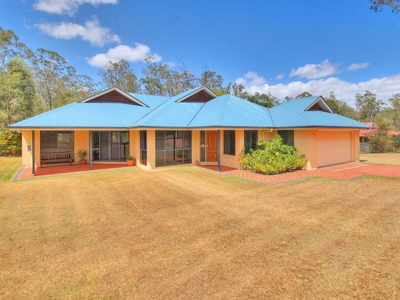 56 Holyrood Court, Munruben QLD 4125
