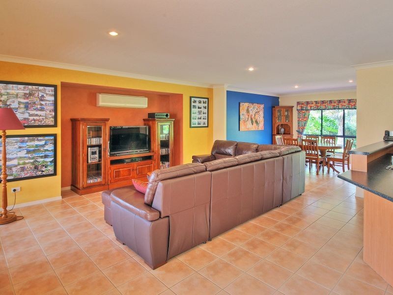 56 Holyrood Court, Munruben QLD 4125