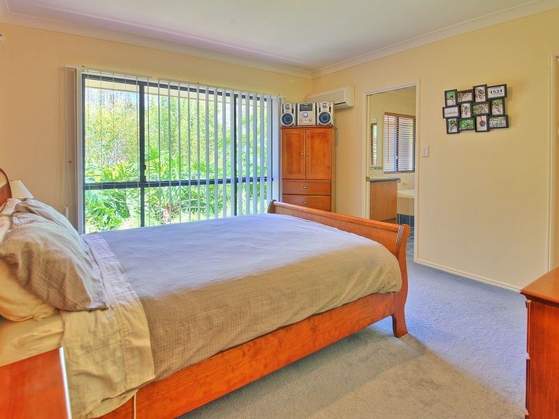 56 Holyrood Court, Munruben QLD 4125