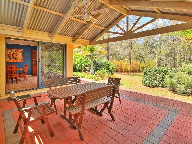 56 Holyrood Court, Munruben QLD 4125