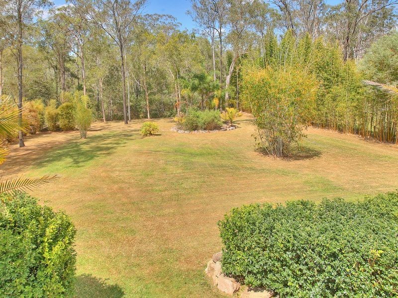 56 Holyrood Court, Munruben QLD 4125