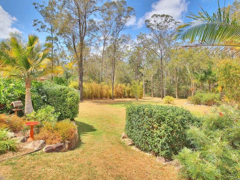 56 Holyrood Court, Munruben QLD 4125