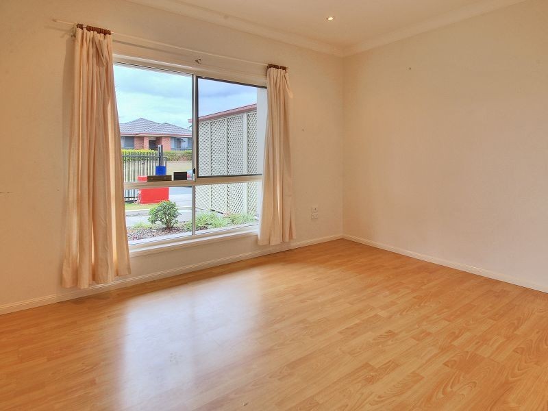 16 Cornell Close, Regents Park QLD 4118