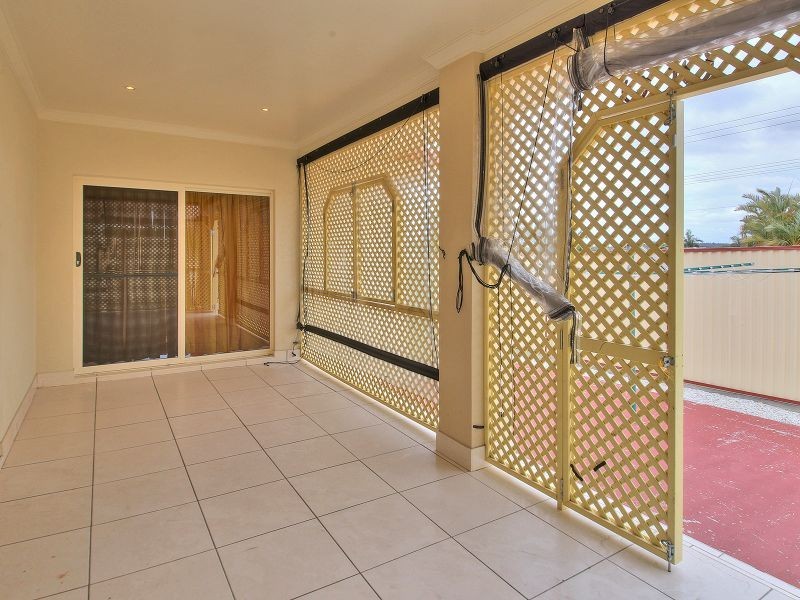 16 Cornell Close, Regents Park QLD 4118