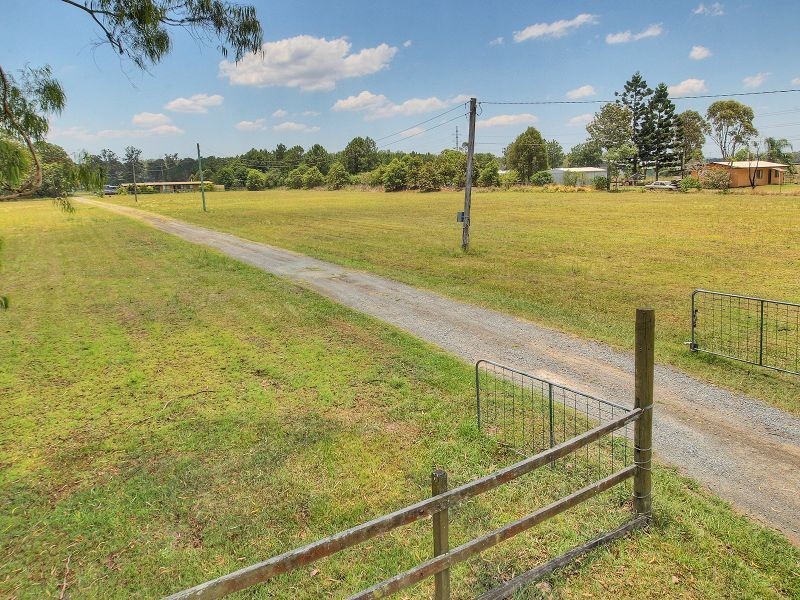 146 Featherstone Road, Chambers Flat QLD 4133